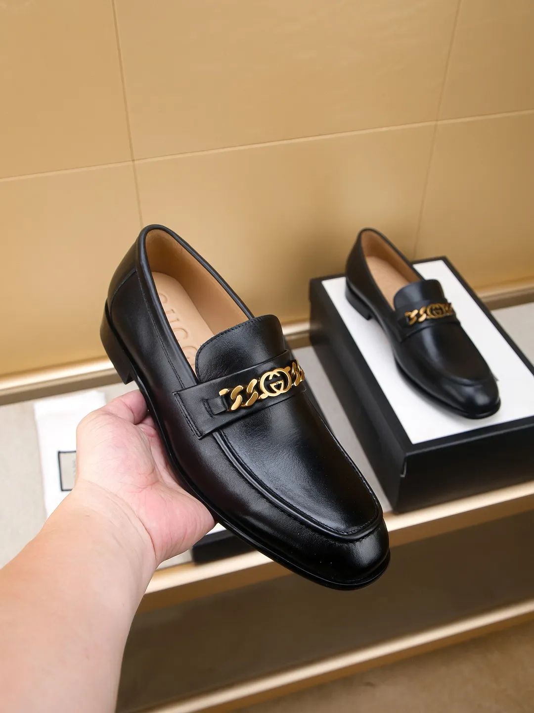 Men's men's shoes 💰460 🆘【GUCCI】Gucci ·🐂里· Hot-selling beanie shoes, top brand luxury, top quality, latest fashion beanie shoes.. The upper is made of original high mercerized smooth cow suede. (Full top layer water-dyed 🐂 leather and lining). The original stylish and stylish soft rubber wear-resistant and non-slip outsole is light and comfortable on the foot, available in 2 colors! Matching code: 39-44 (customized at 38.45.46.47)
